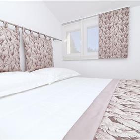 6 Bedroom Beachfront Villa with Heated Pool near Vela Luka on Korcula Island, Sleep 12